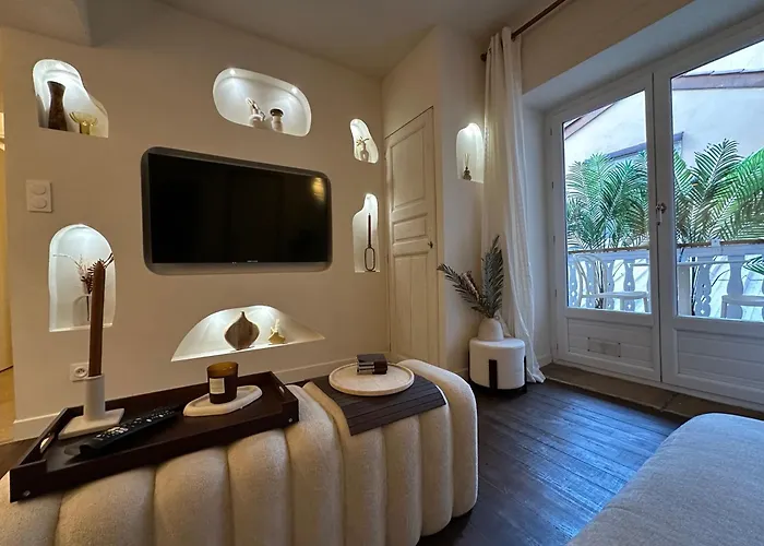 Les Maldives, T2, Balcon, Hyper Centre Place Aux Herbes
