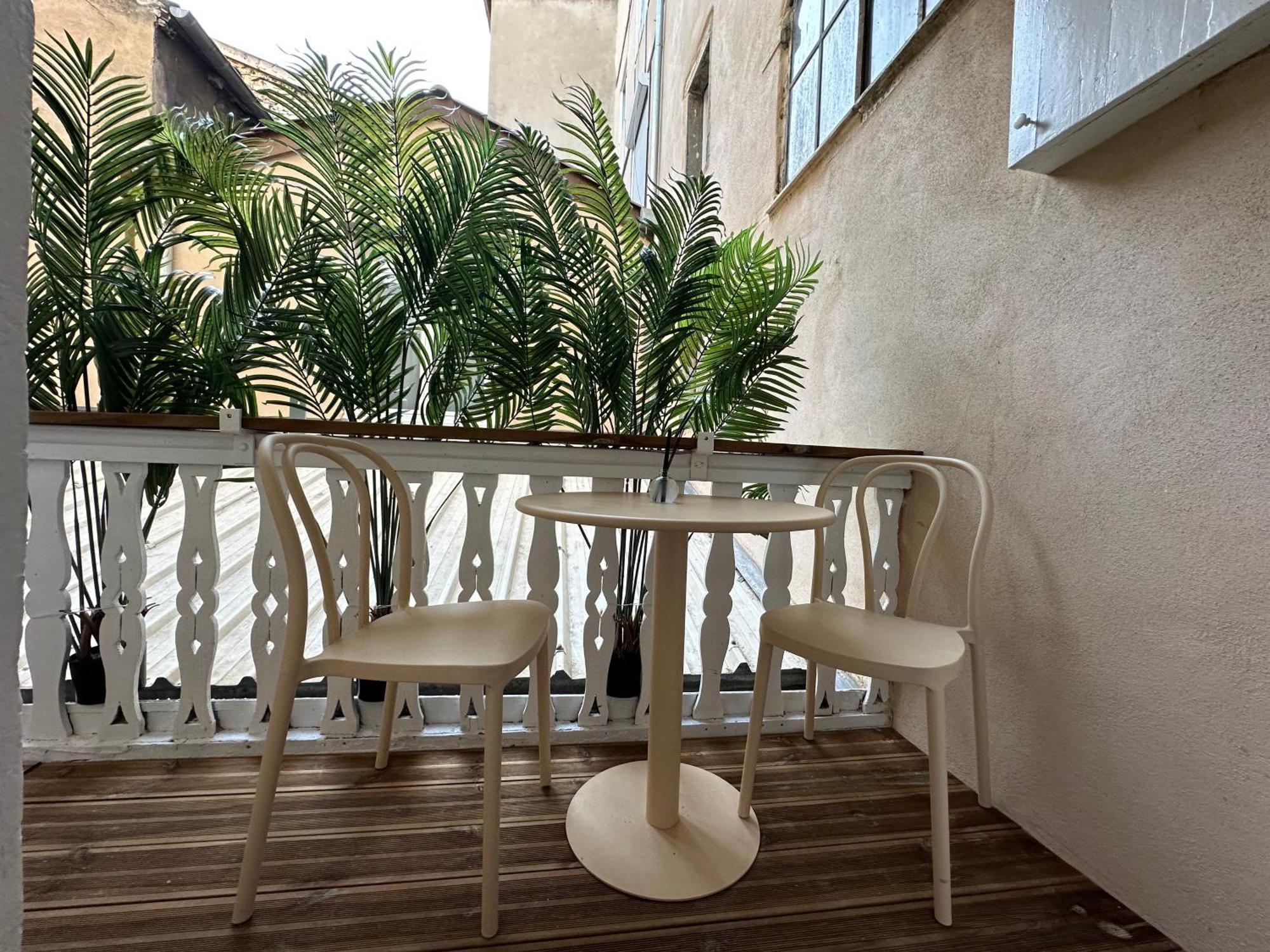 Les Maldives, T2, Balcon, Hyper Centre Place Aux Herbes Apartment *