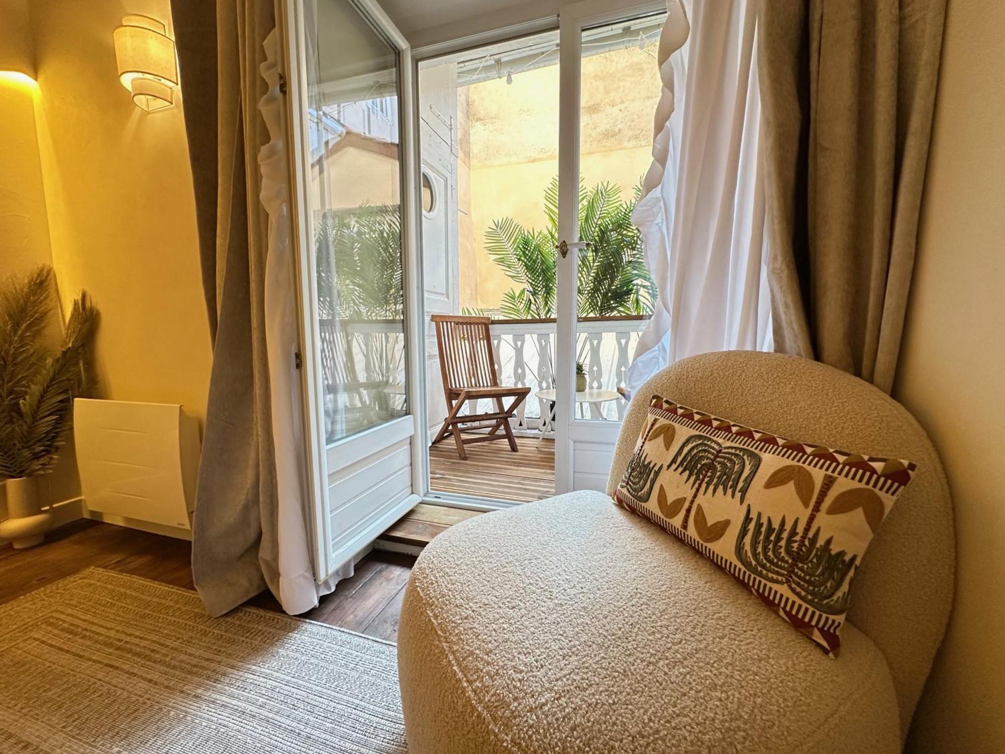Apartment Les Maldives, T2, Balcon, Hyper Centre Place Aux Herbes Macon